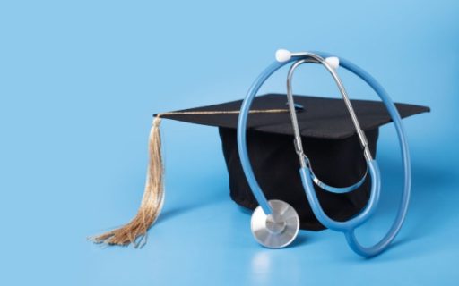 L’absence d’un diplôme peut-elle justifier un licenciement pour faute grave ?