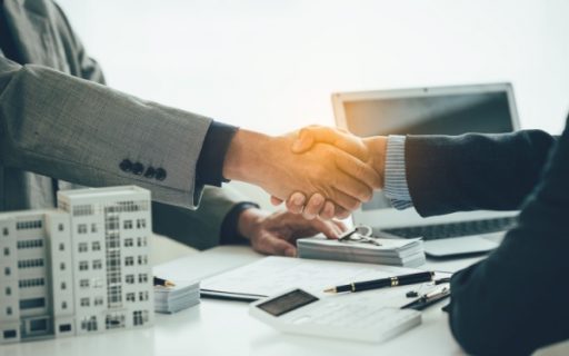 C’est l’histoire d’un bailleur qui veut vendre tout ce qu’il a…