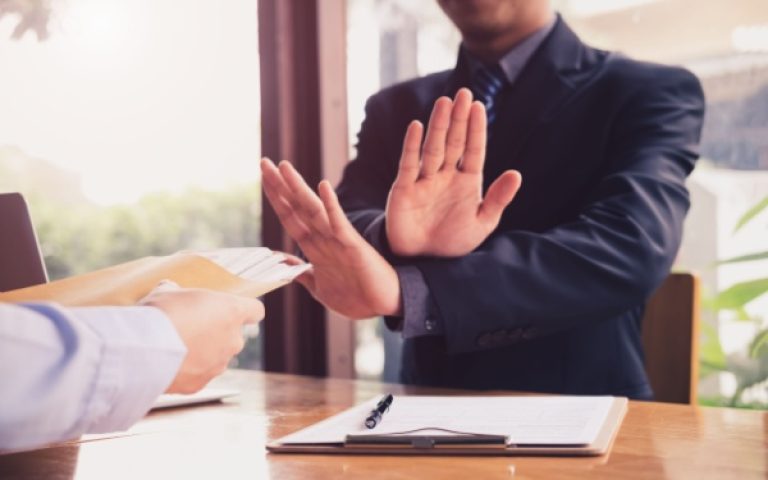 C’est l’histoire d’un employeur pour qui un mail « groupé » devrait suffire…