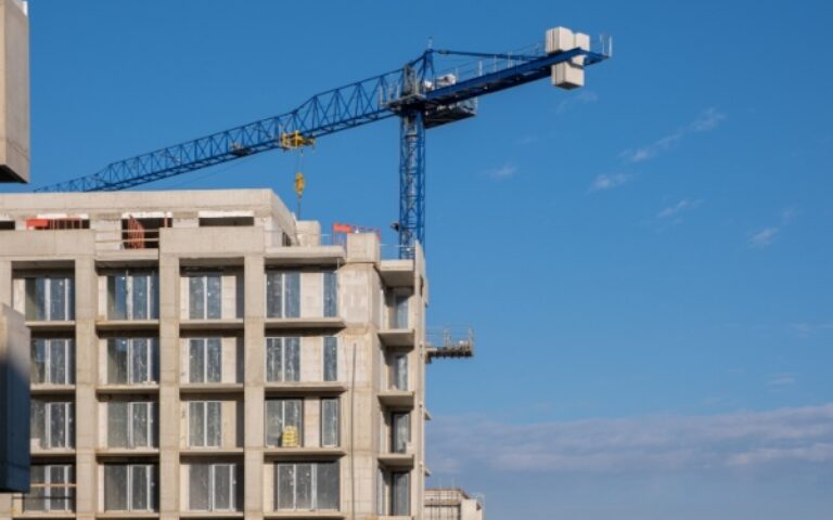 C’est l’histoire d’un propriétaire qui pensait simplement réaménager son immeuble…