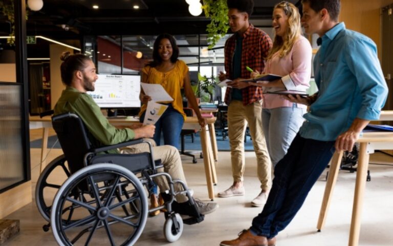 Travailleur handicapé en ESAT : du nouveau pour le carnet de parcours et de compétences